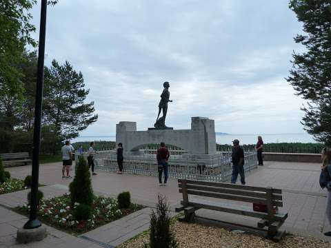Terry Fox Monument and Statue